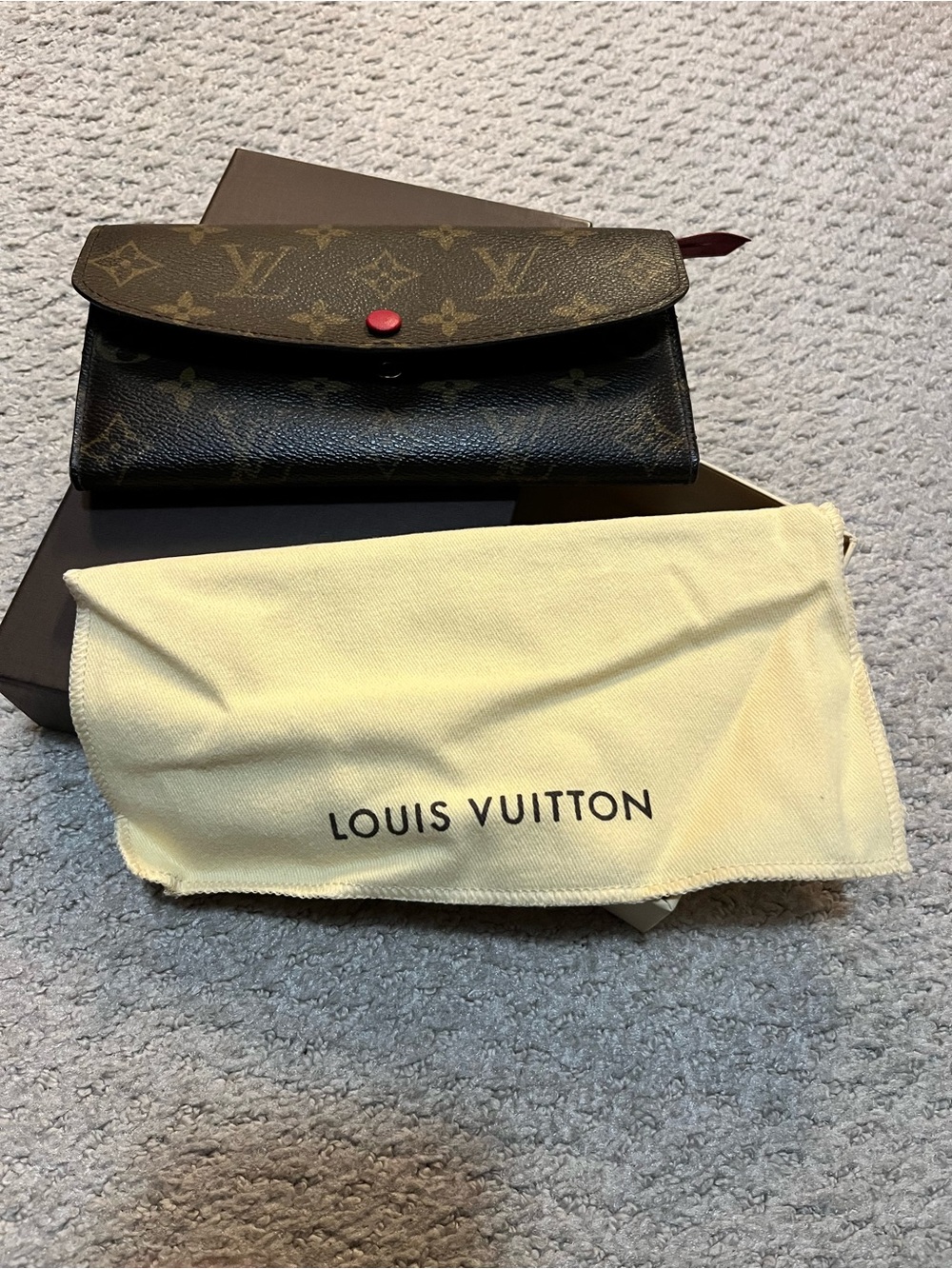 Louis Vuitton Monogram Trifold Wallet with Red Interior - Picture 2 of 5